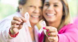 Mes de sensibilización sobre el cáncer de mama: Donaciones y deducciones de impuestos