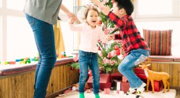¡Llegaron las vacaciones de la escuela durante las fiestas! 6 formas de ahorrar en el cuidado de los niños en este invierno
