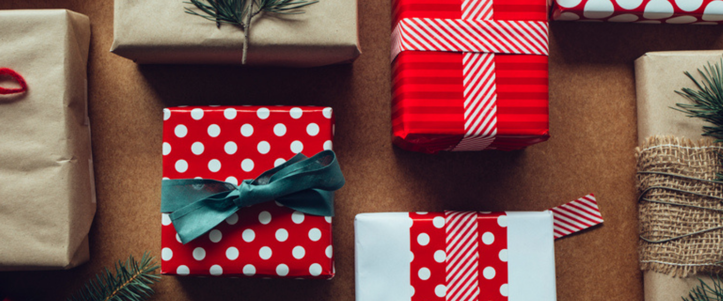 Holiday Gift Giving (1440 × 600)