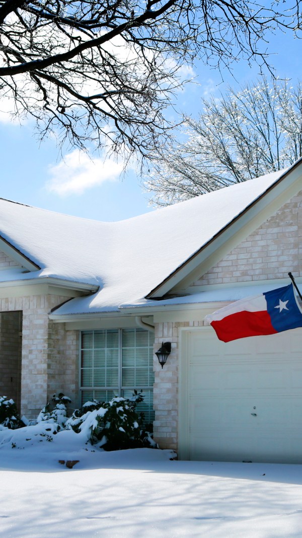 It's snowing in Texas